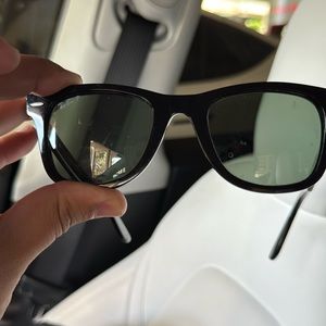 Black Ray-Ban Sunglasses